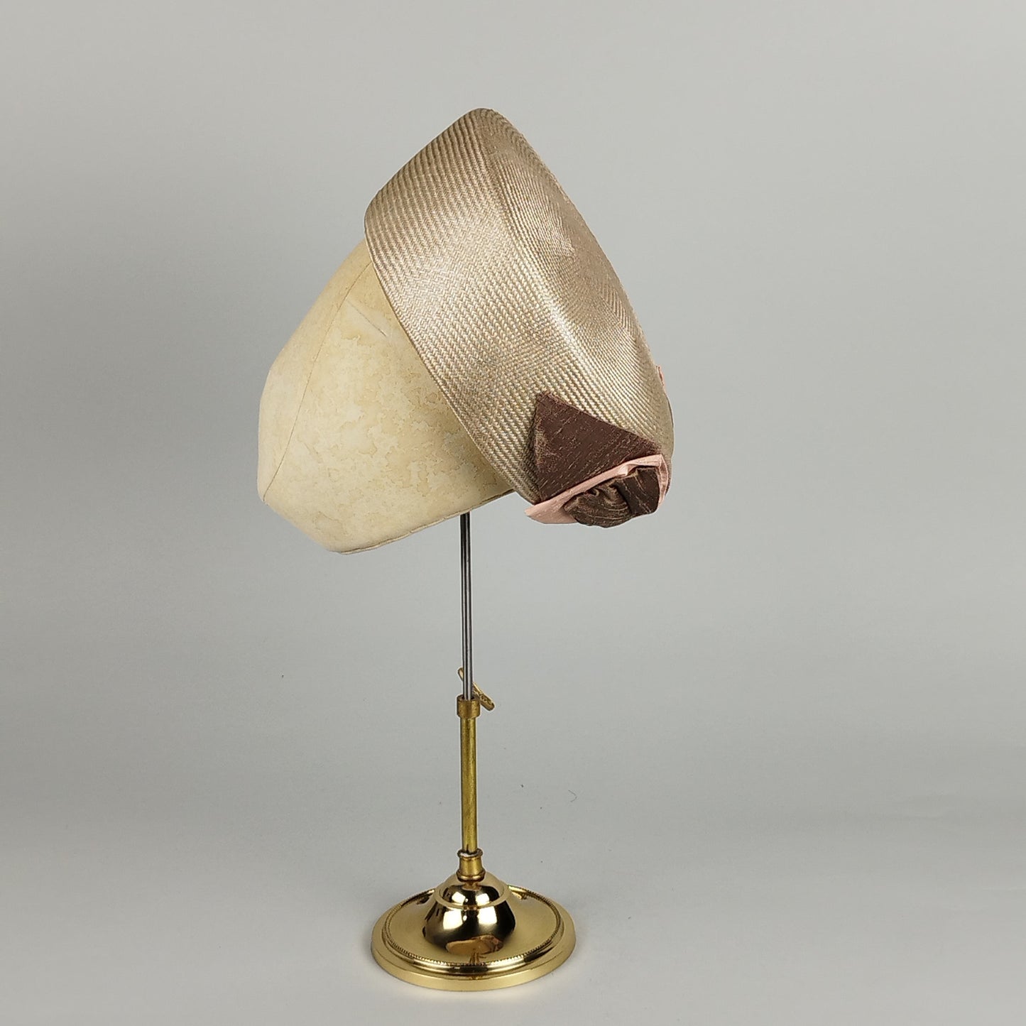 1960s-style golden mocha nude pillbox hat with triple silk bow in beige and nude pink, perfect for weddings and Royal Ascot.