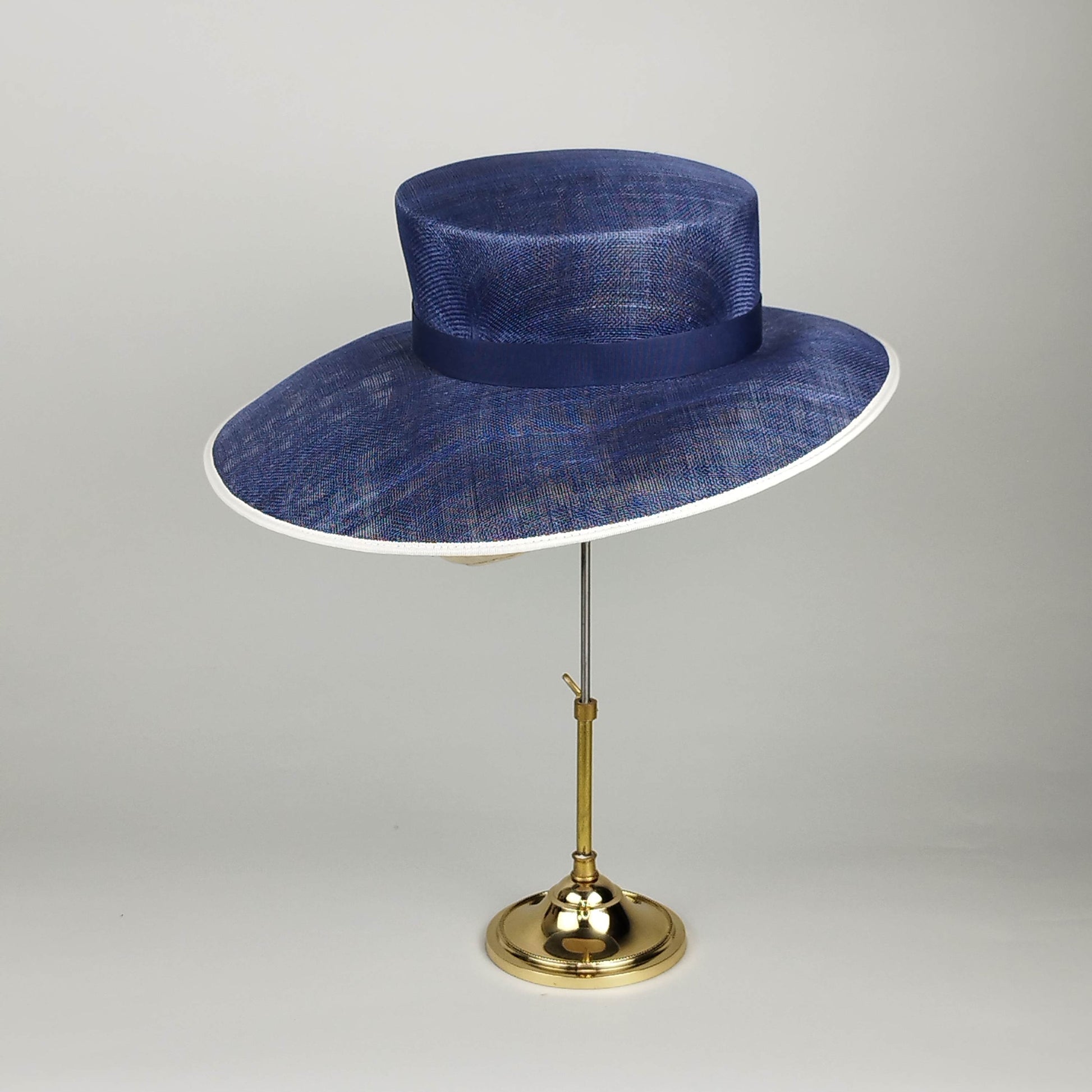 Traditional Navy wide brim hat with ivory binding and classic crown